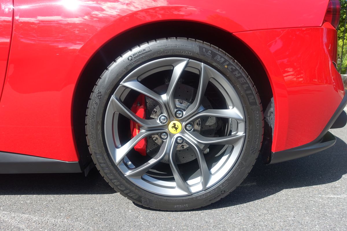 Ferrari GTC4 Lusso T