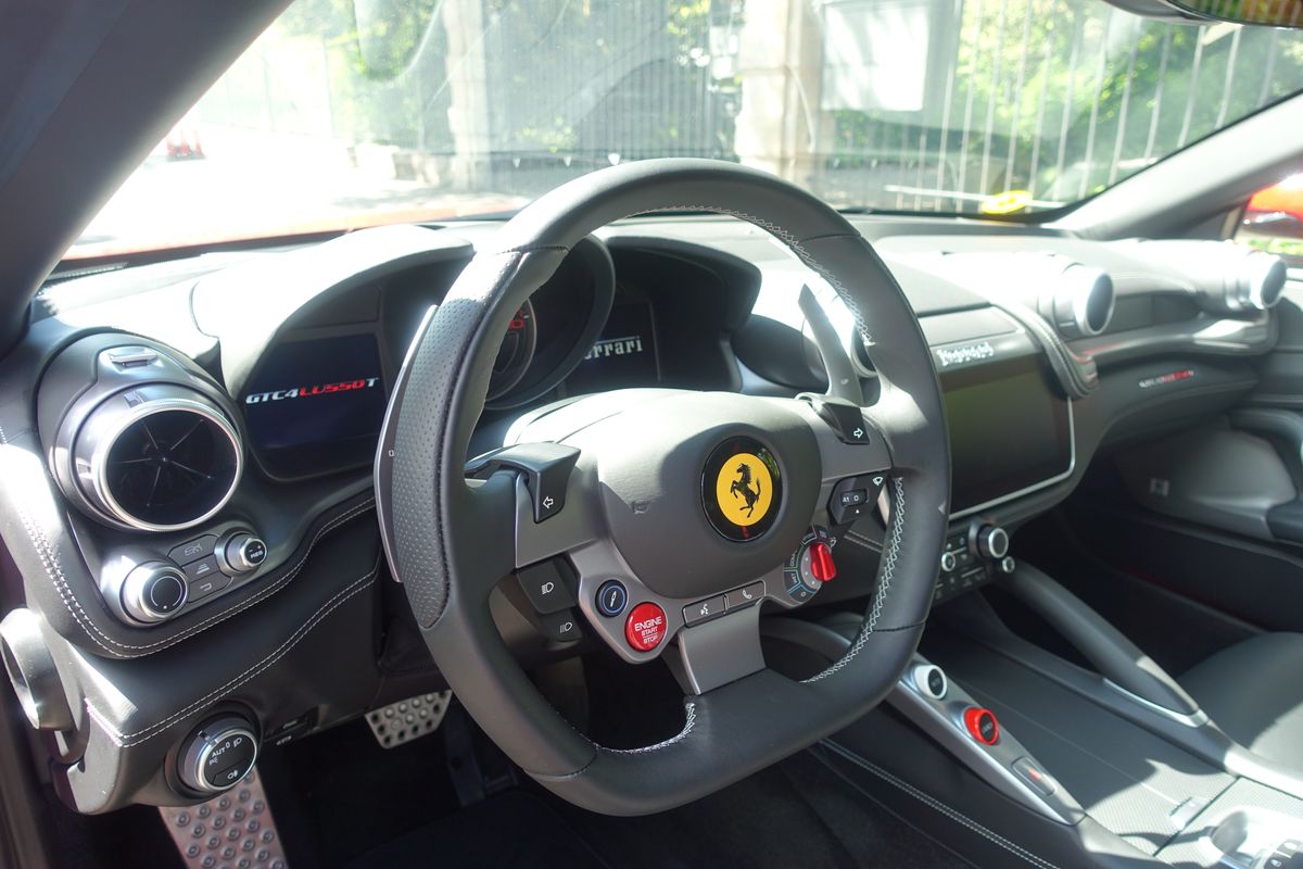 Ferrari GTC4 Lusso T