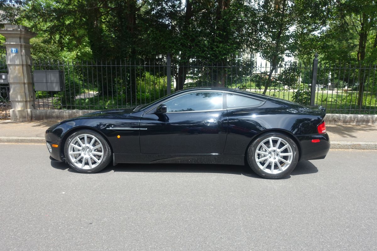 Aston Martin Vanquish S