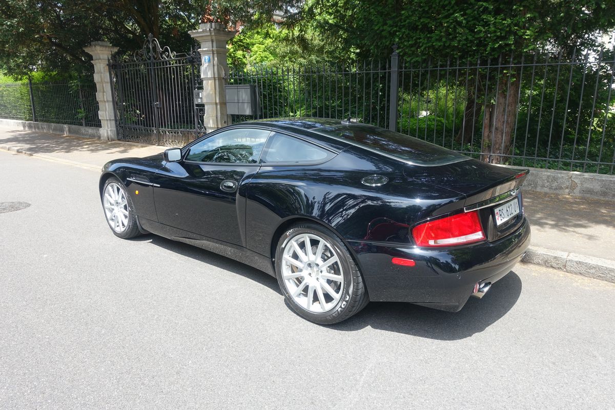 Aston Martin Vanquish S