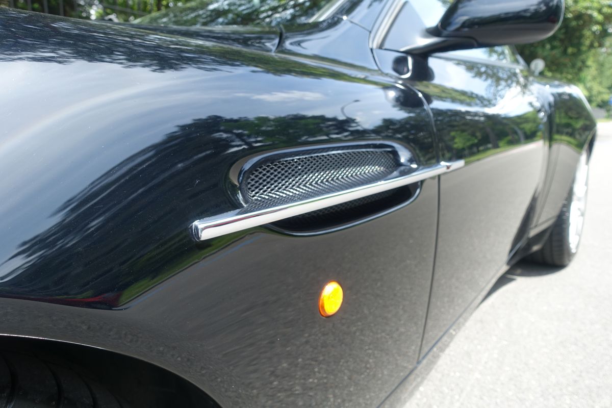 Aston Martin Vanquish S