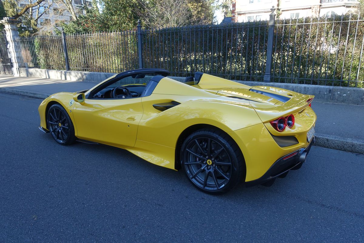 Ferrari F8 Spider