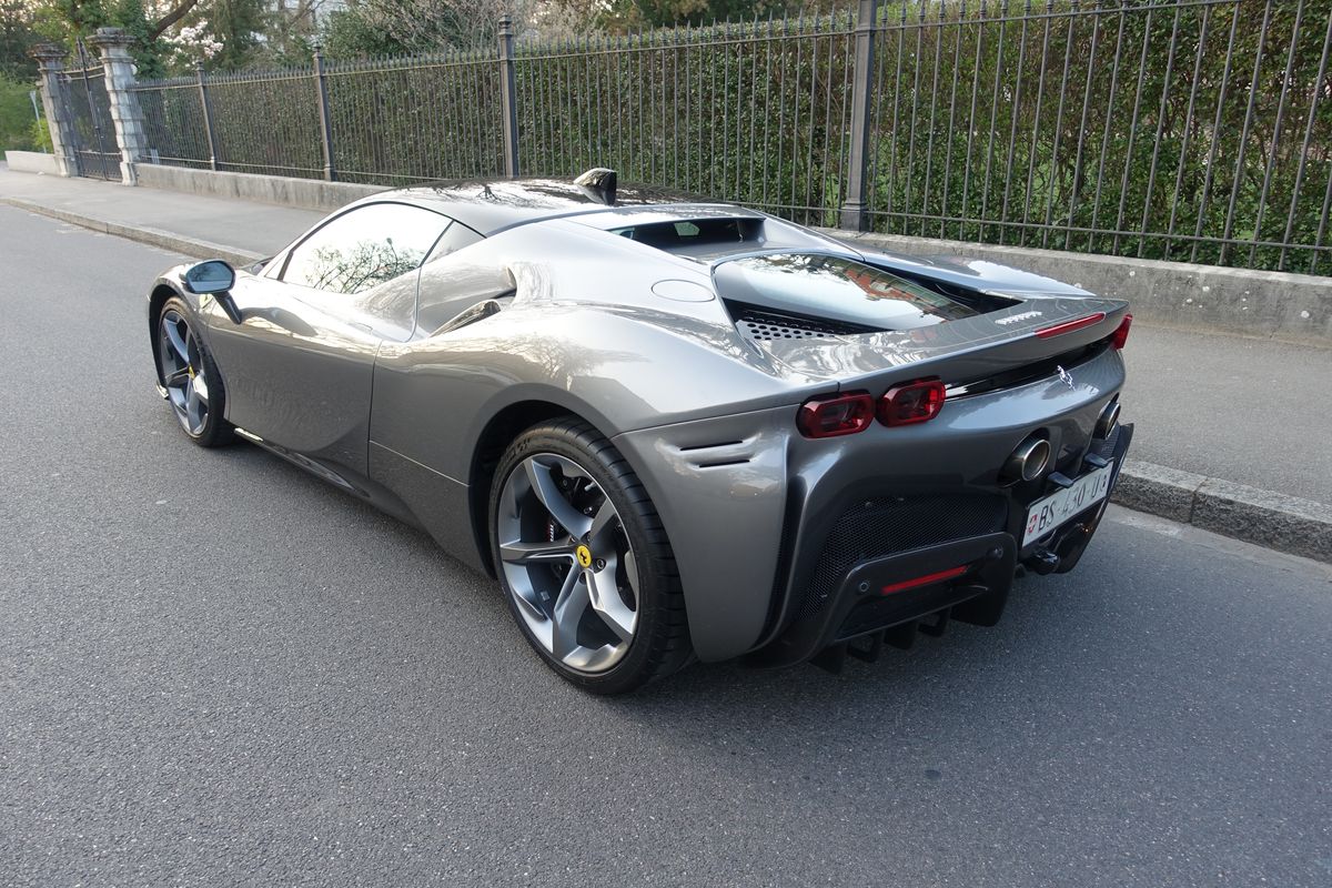 Ferrari SF90 Stradale