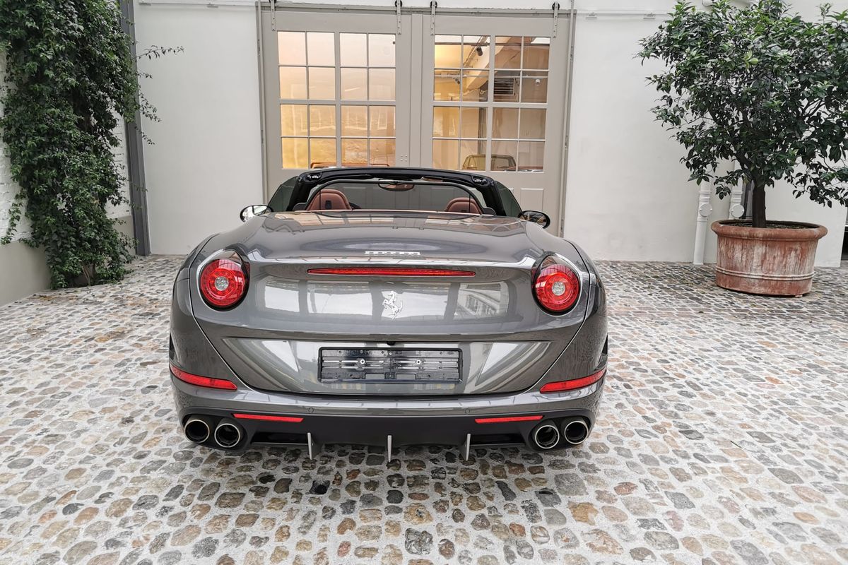 Ferrari California T