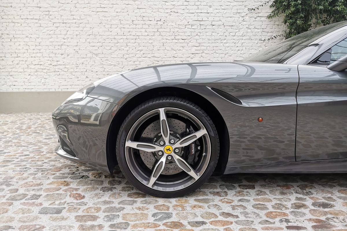 Ferrari California T