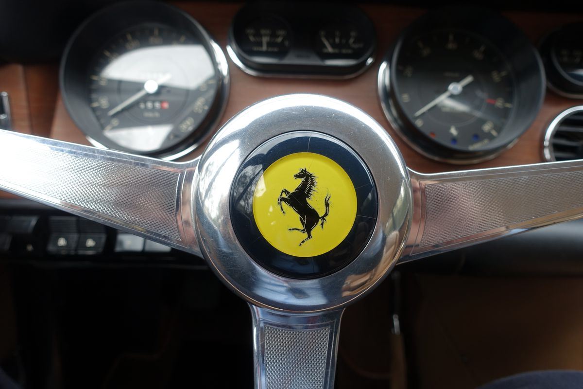 Ferrari 330 GT 2+2