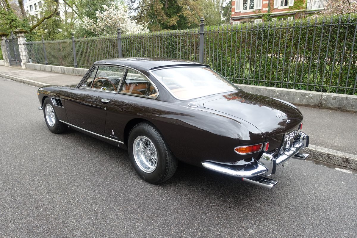 Ferrari 330 GT 2+2