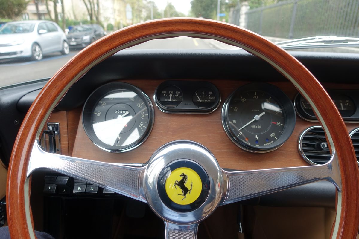 Ferrari 330 GT 2+2