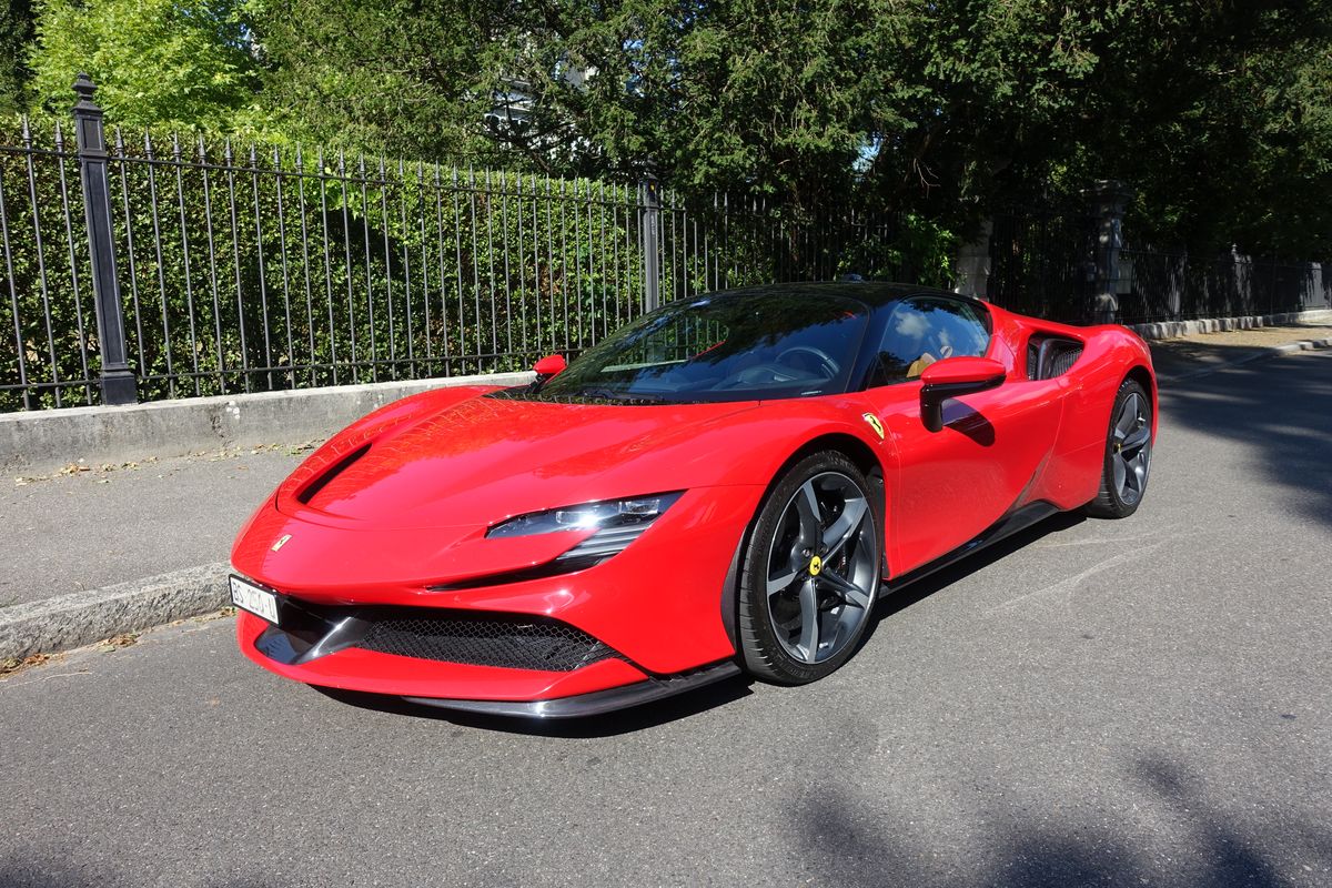 Ferrari SF90 Stradale