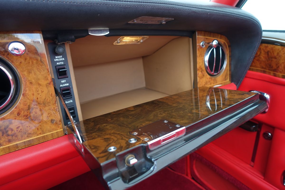Rolls-Royce Corniche IV