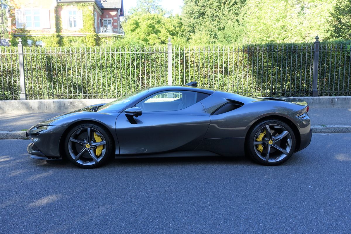 Ferrari SF90 Stradale