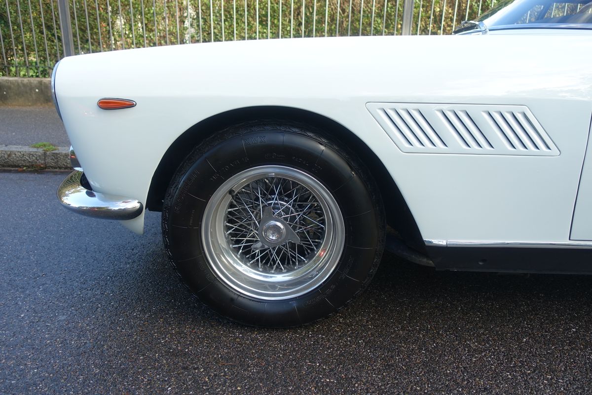 Ferrari 330 GT 2+2