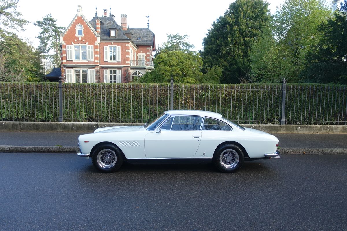 Ferrari 330 GT 2+2