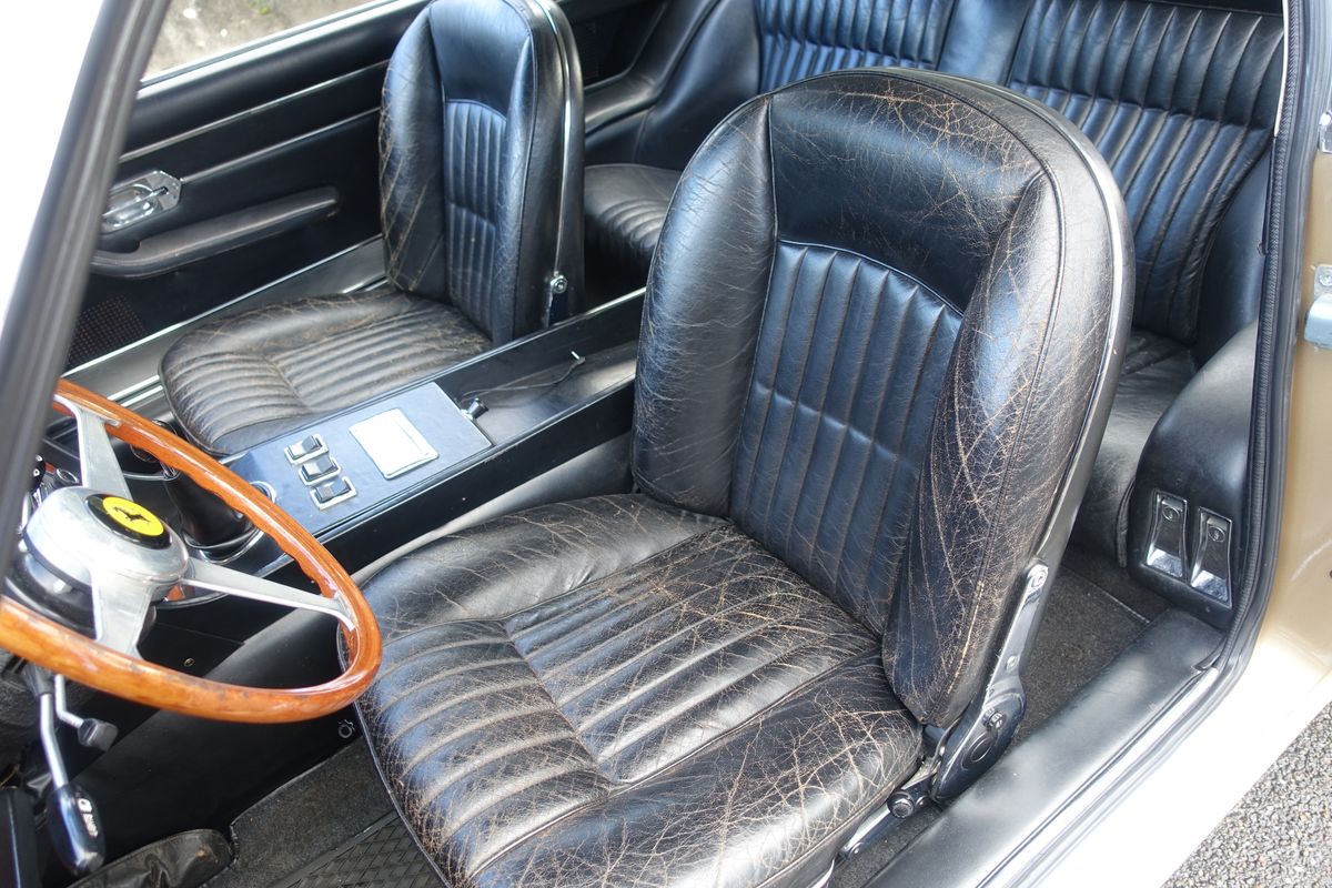 Ferrari 365 GT 2+2