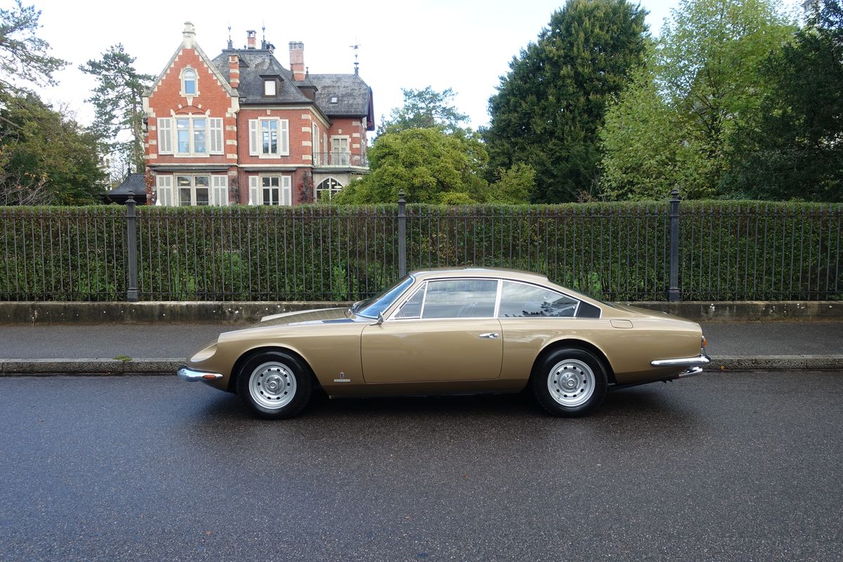Ferrari 365 GT 2+2