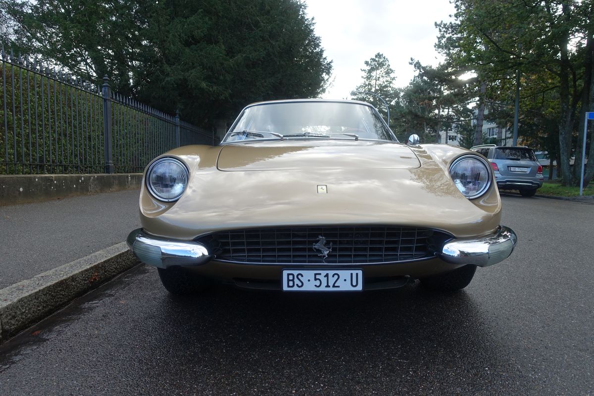 Ferrari 365 GT 2+2
