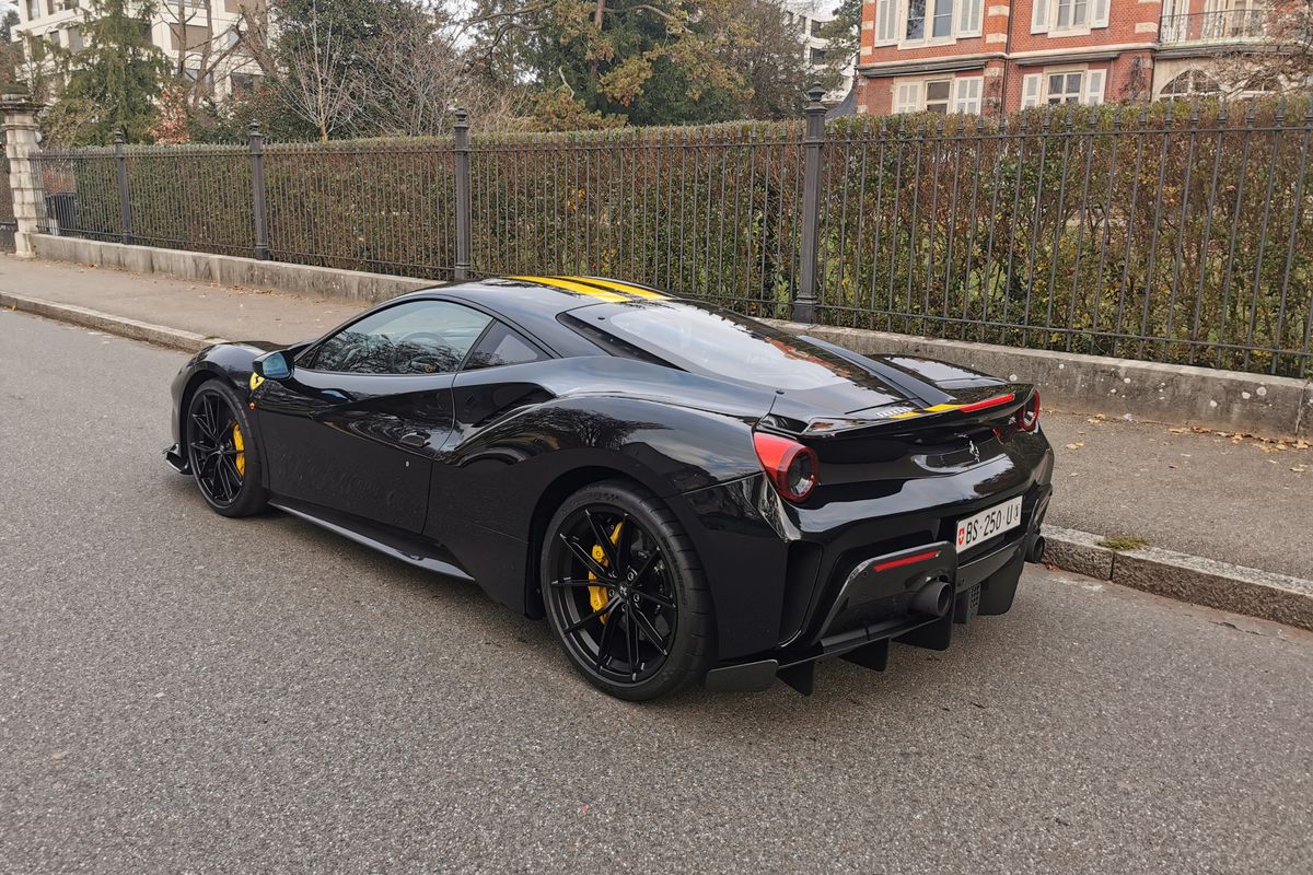 Ferrari 488 Pista