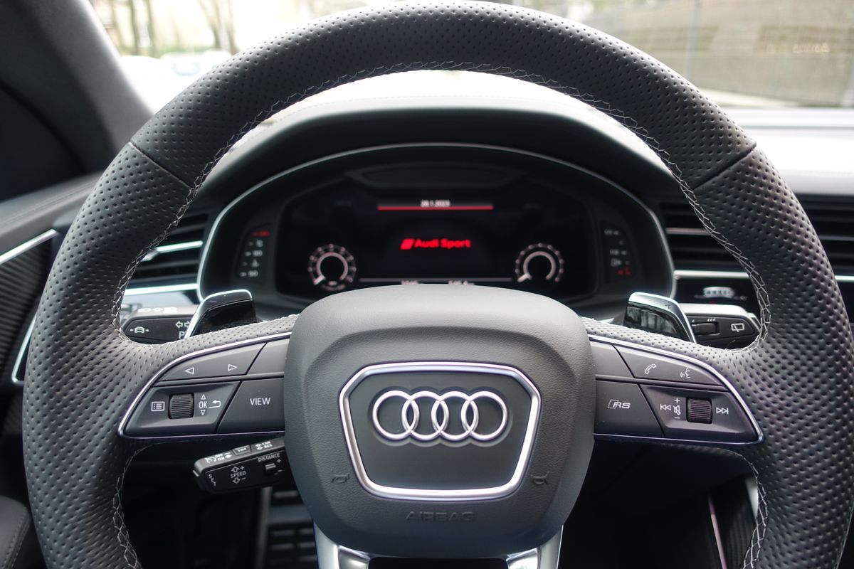 Audi RSQ8