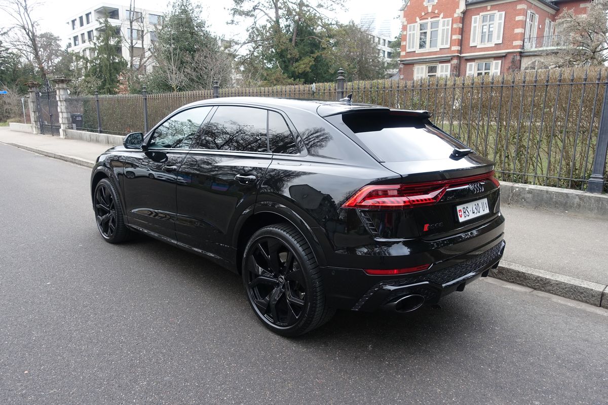 Audi RSQ8