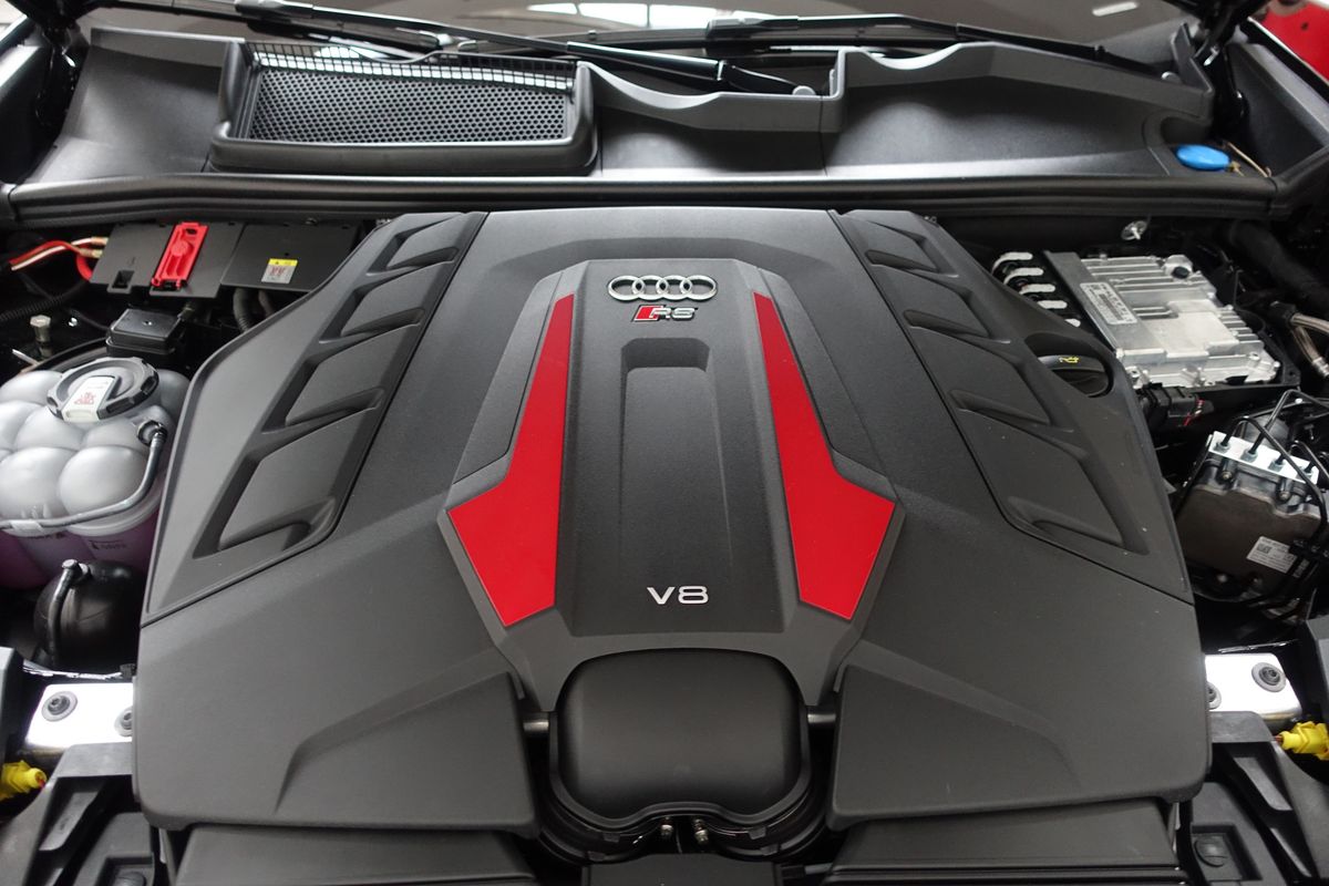 Audi RSQ8