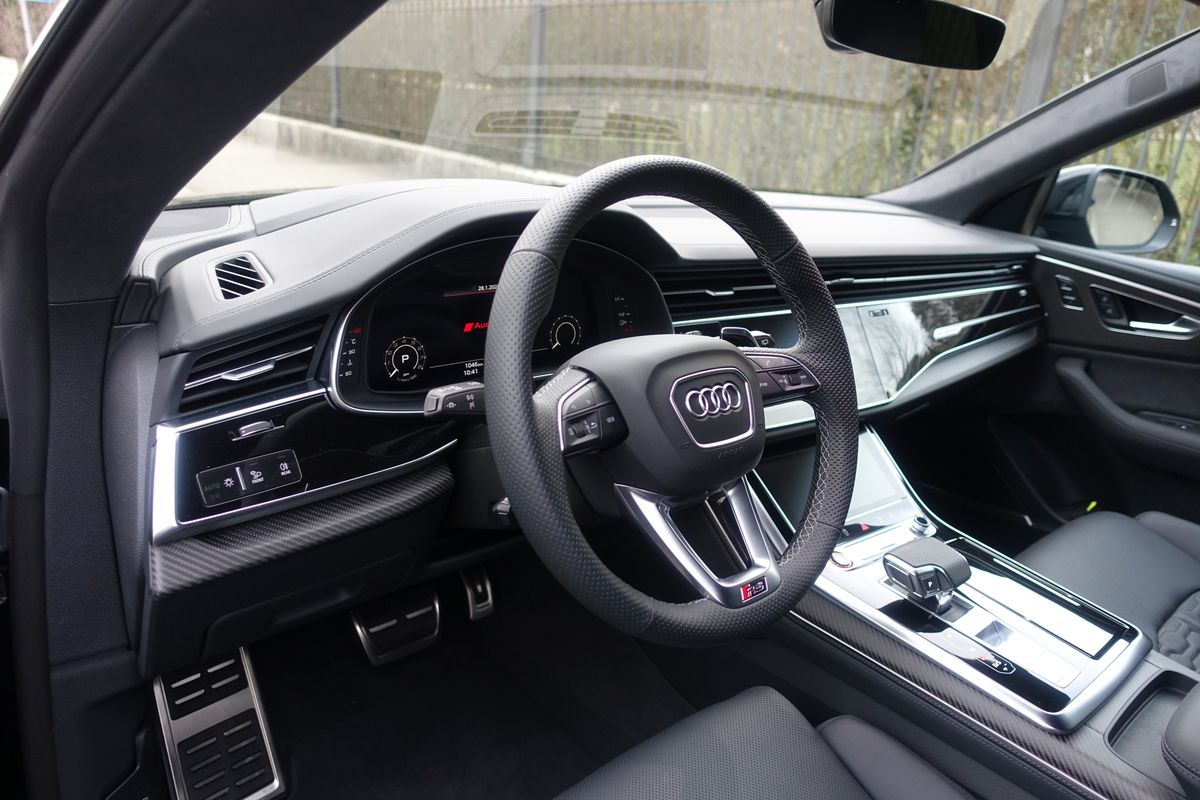 Audi RSQ8
