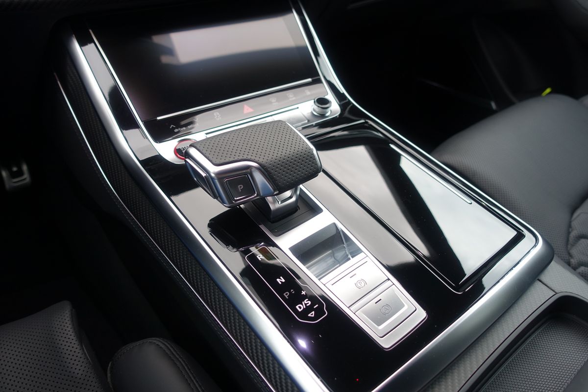 Audi RSQ8