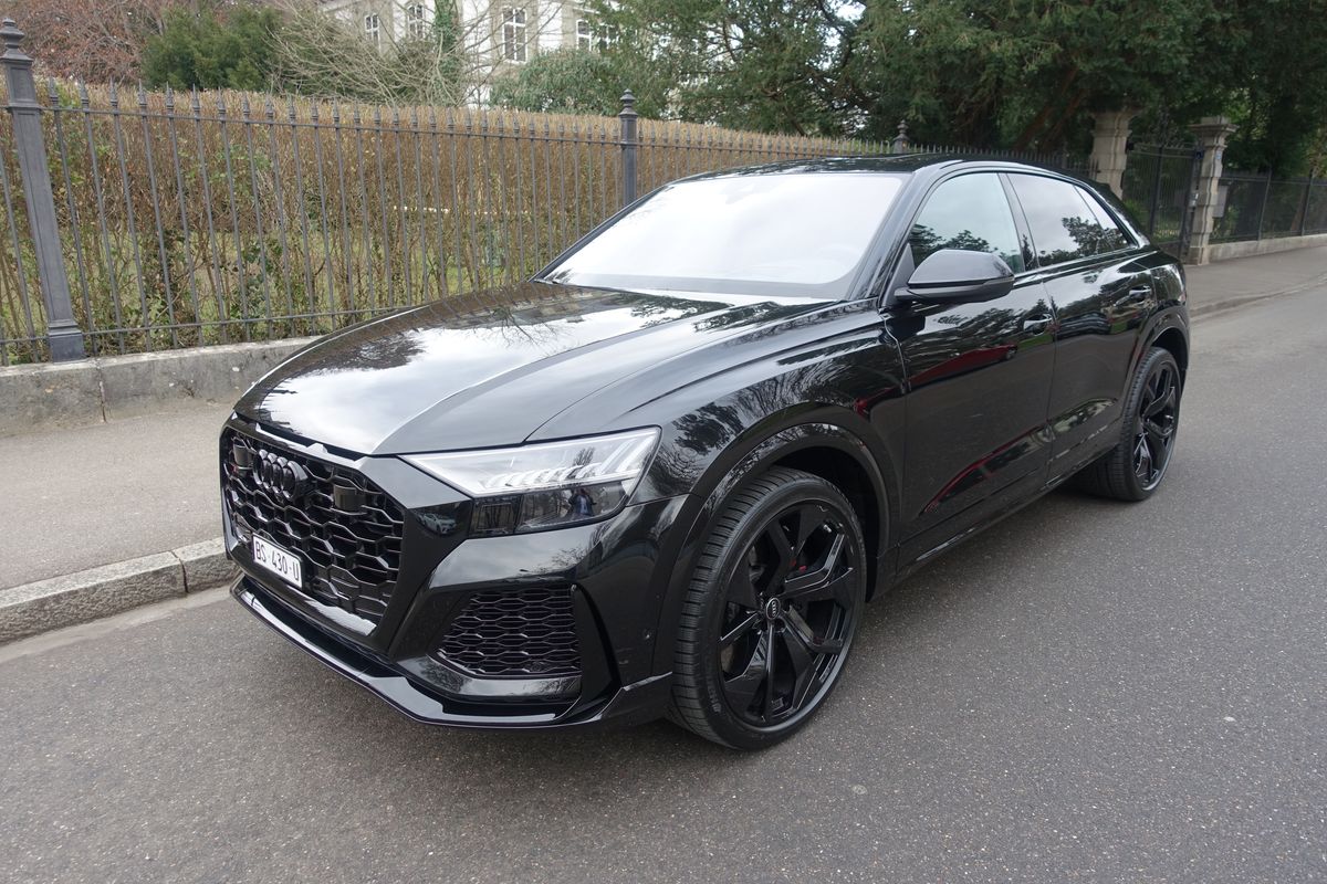 Audi RSQ8