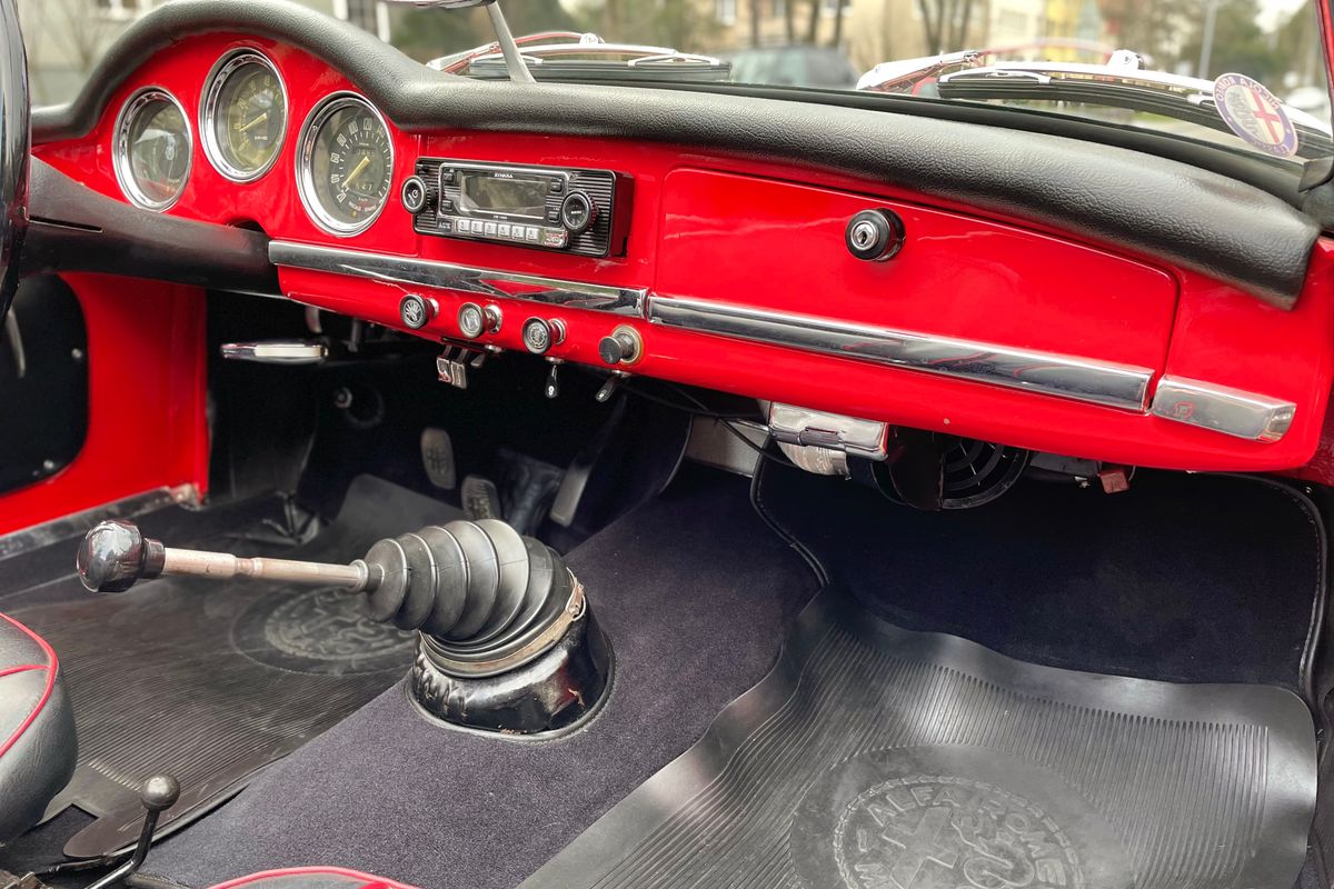 Alfa Romeo Giulia 1600 Spider