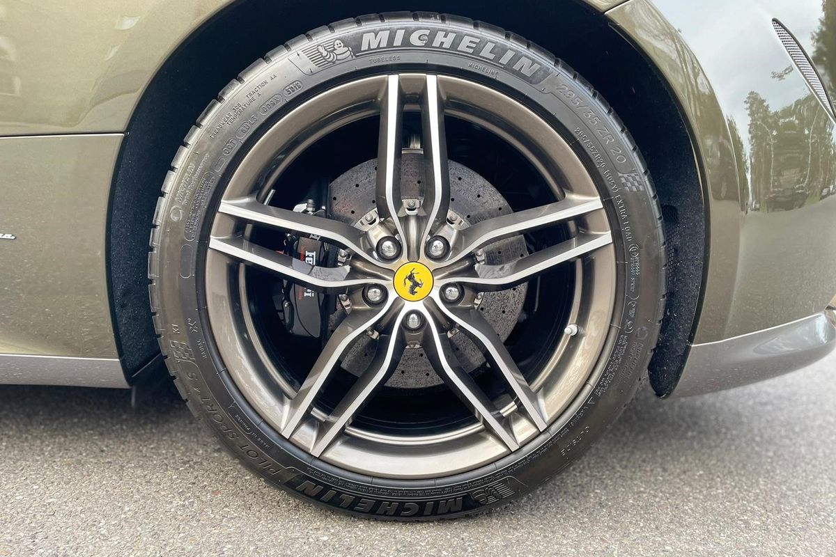 Ferrari FF "Tailor Made"