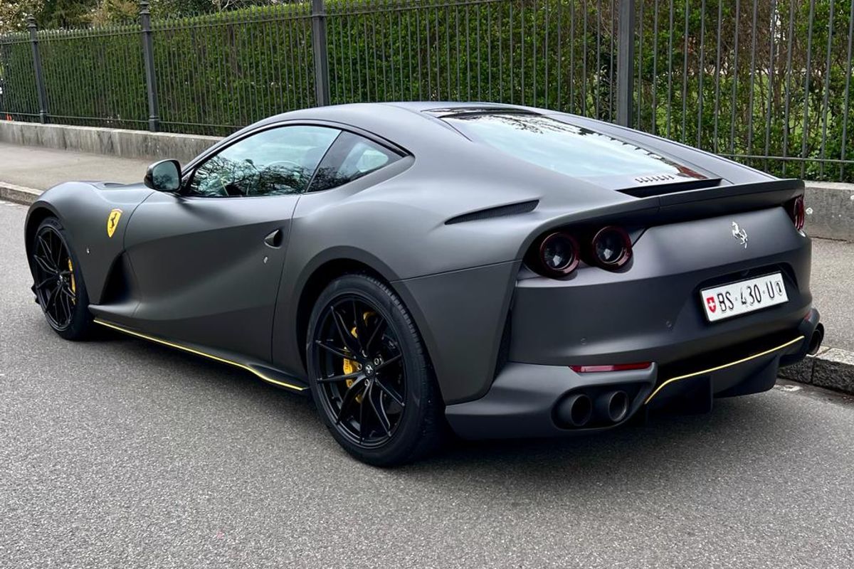 Ferrari 812 Superfast "Tailor Made"