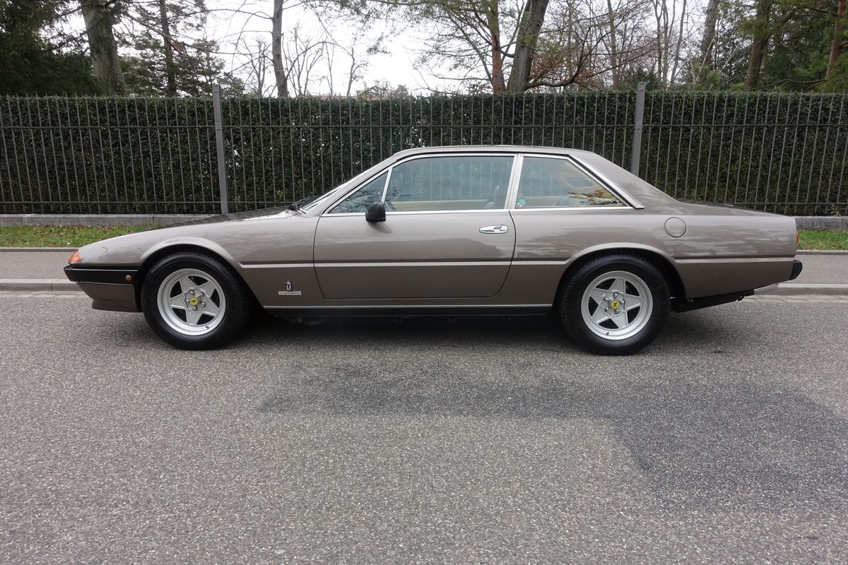 Ferrari 400i