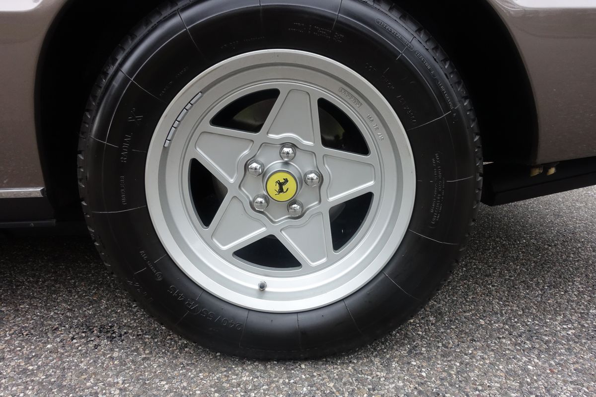 Ferrari 400i