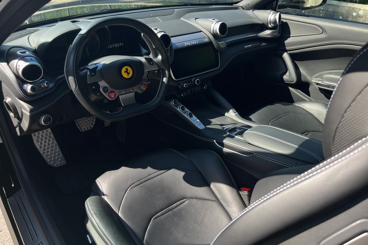 Ferrari GTC4 Lusso T