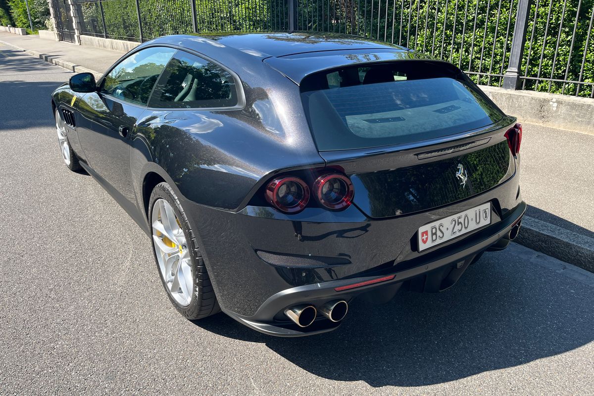 Ferrari GTC4 Lusso T