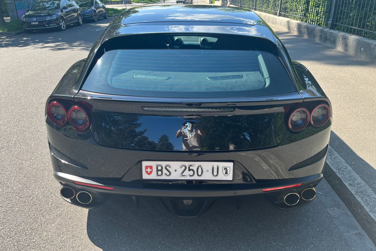 Ferrari GTC4 Lusso T