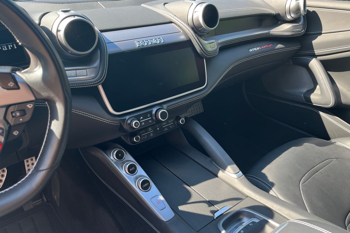 Ferrari GTC4 Lusso T