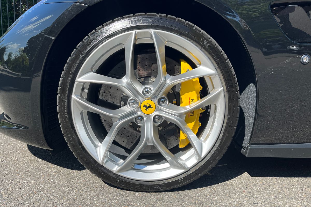 Ferrari GTC4 Lusso T