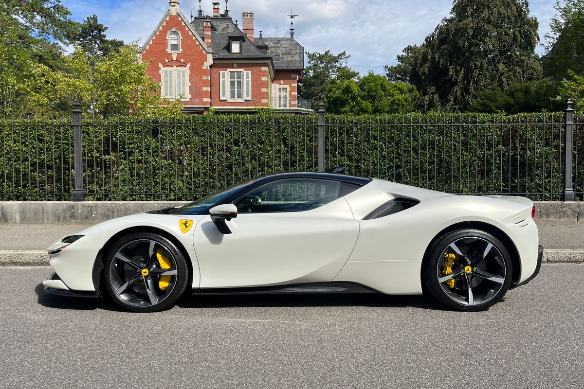Ferrari SF90 Stradale