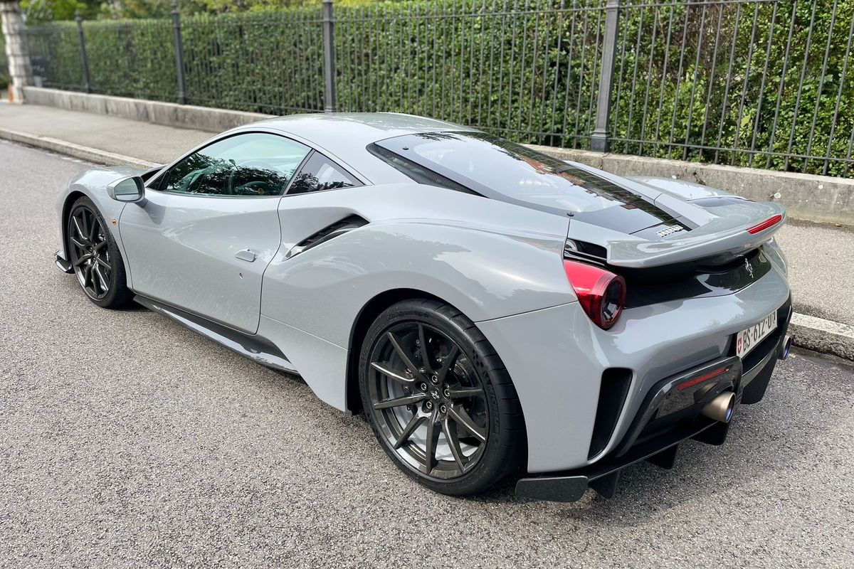 Ferrari 488 Pista