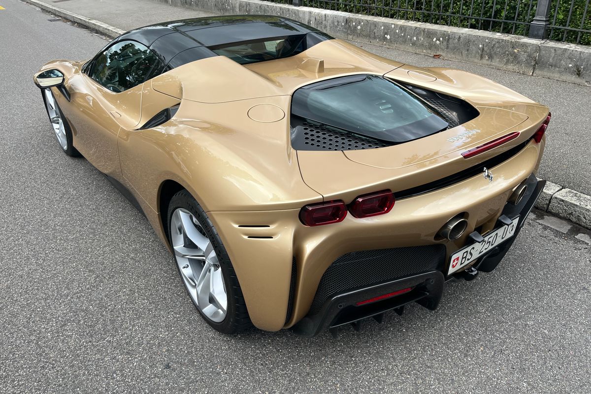 Ferrari SF90 Spider "Tailor Made"