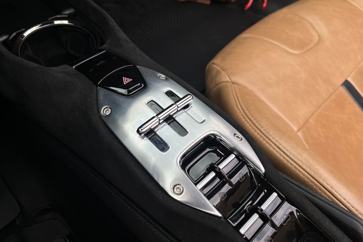 Ferrari SF90 Spider "Tailor Made"