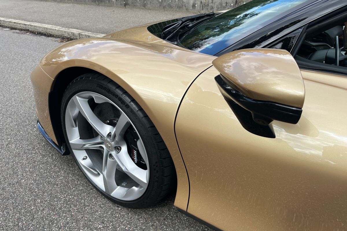 Ferrari SF90 Spider "Tailor Made"