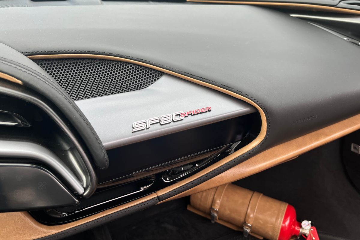 Ferrari SF90 Spider "Tailor Made"