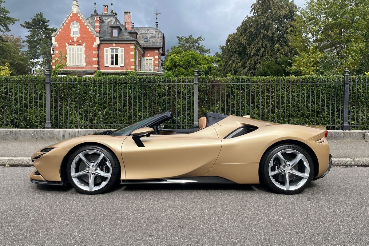 Ferrari SF90 Spider "Tailor Made"