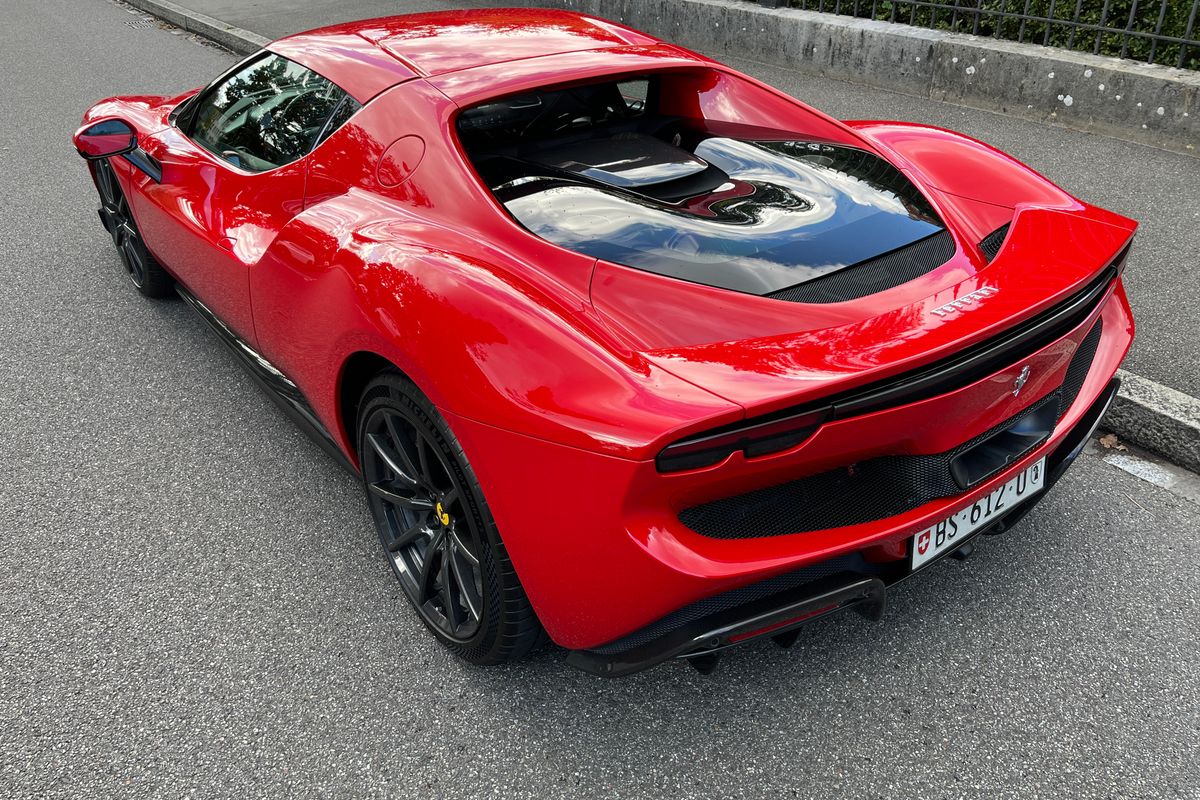 Ferrari 296 GTB "Assetto Fiorano"