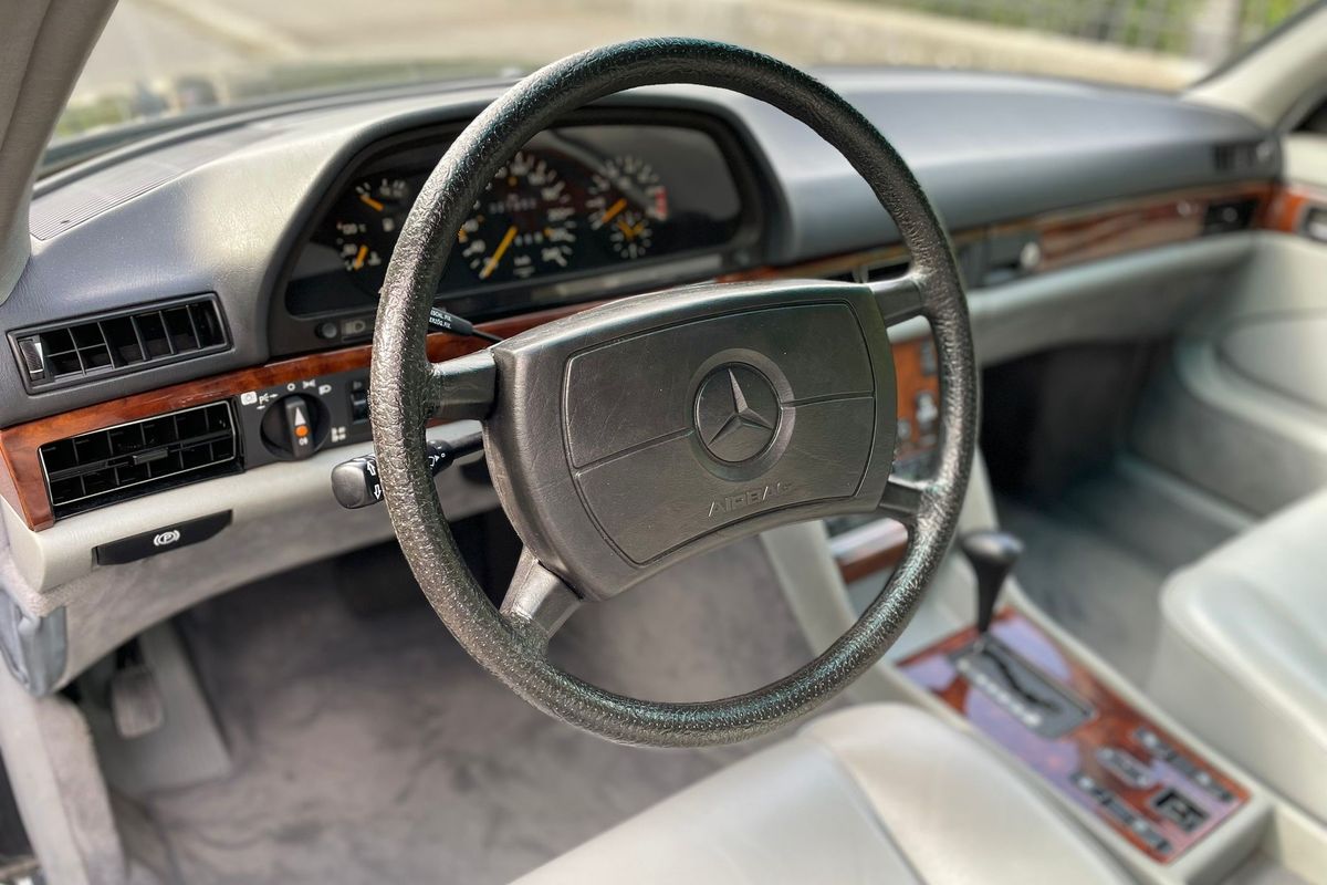 Mercedes-Benz 500 SEC
