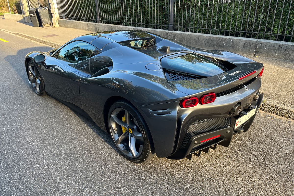 Ferrari SF90 Spider