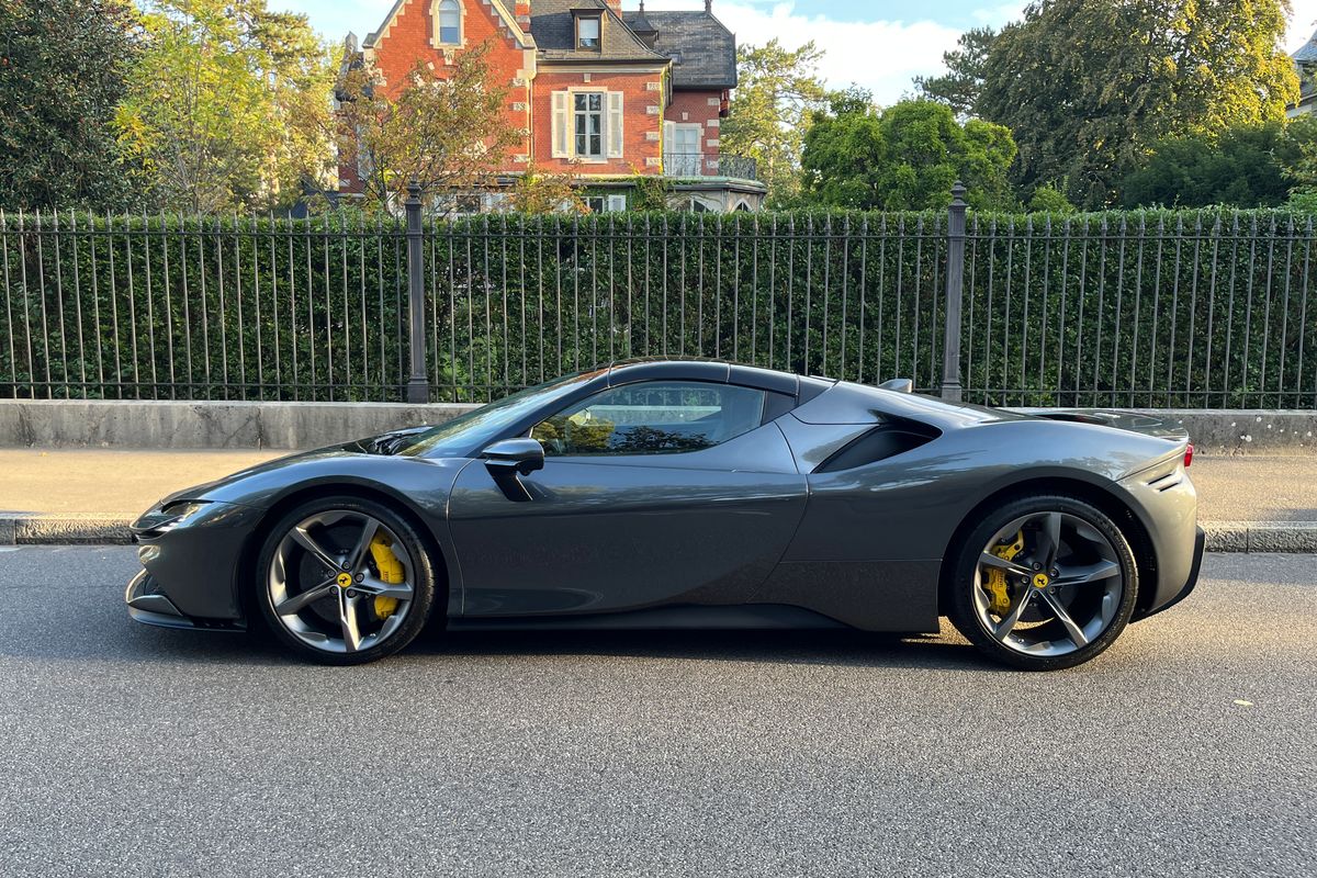 Ferrari SF90 Spider