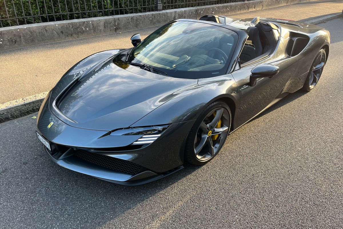 Ferrari SF90 Spider
