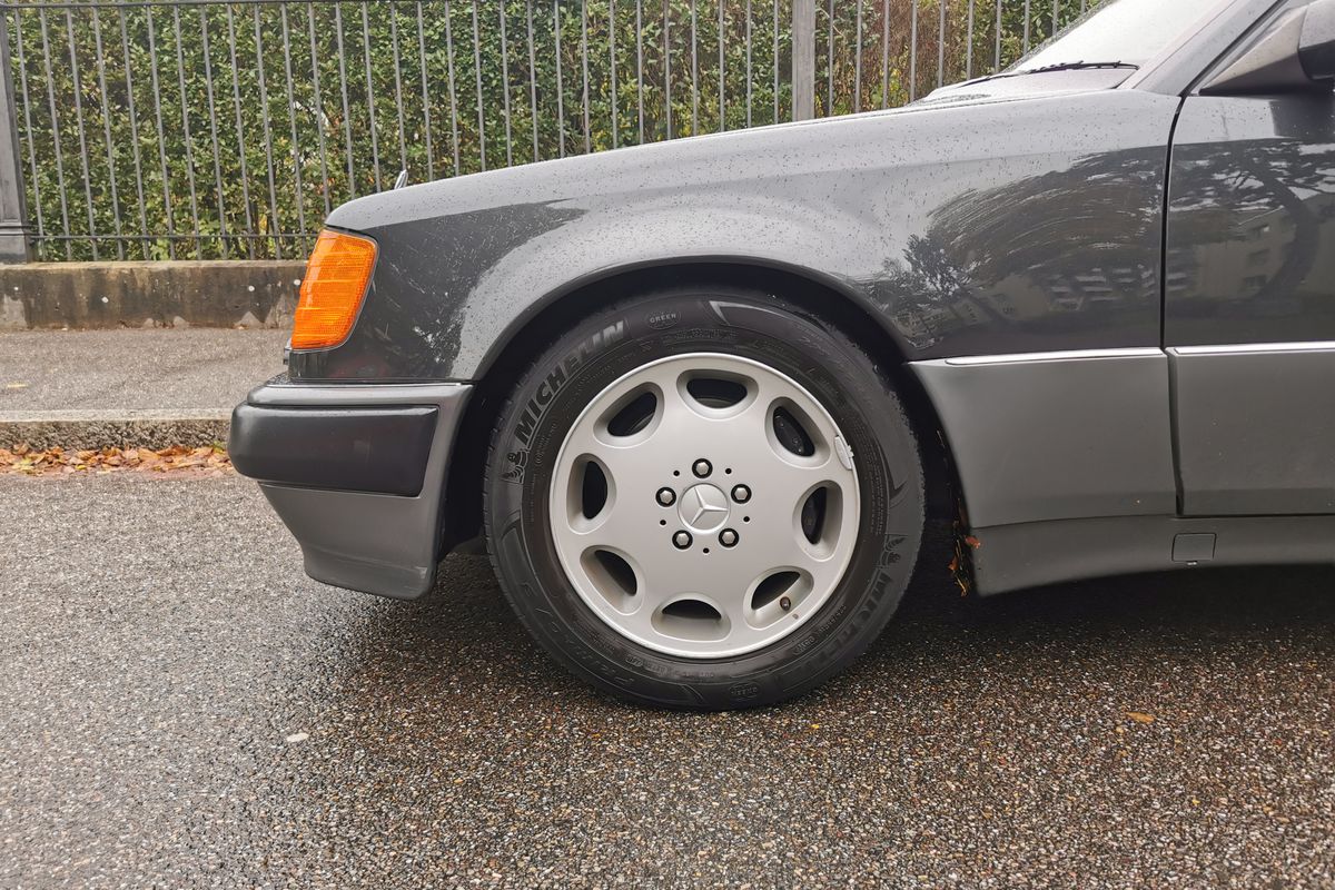Mercedes-Benz 500 E